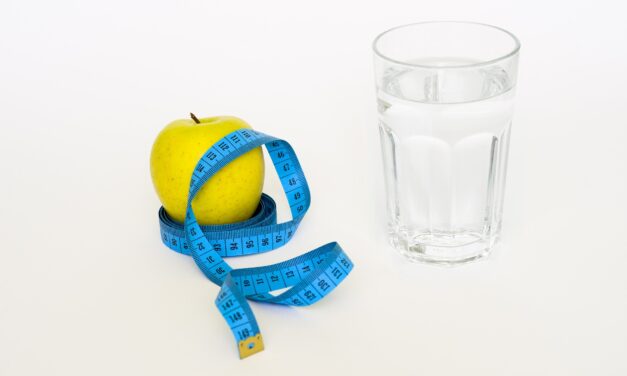 Hidrocolonoterapia: ce este, când ajută și ce riscuri trebuie să știi înainte să o încerci