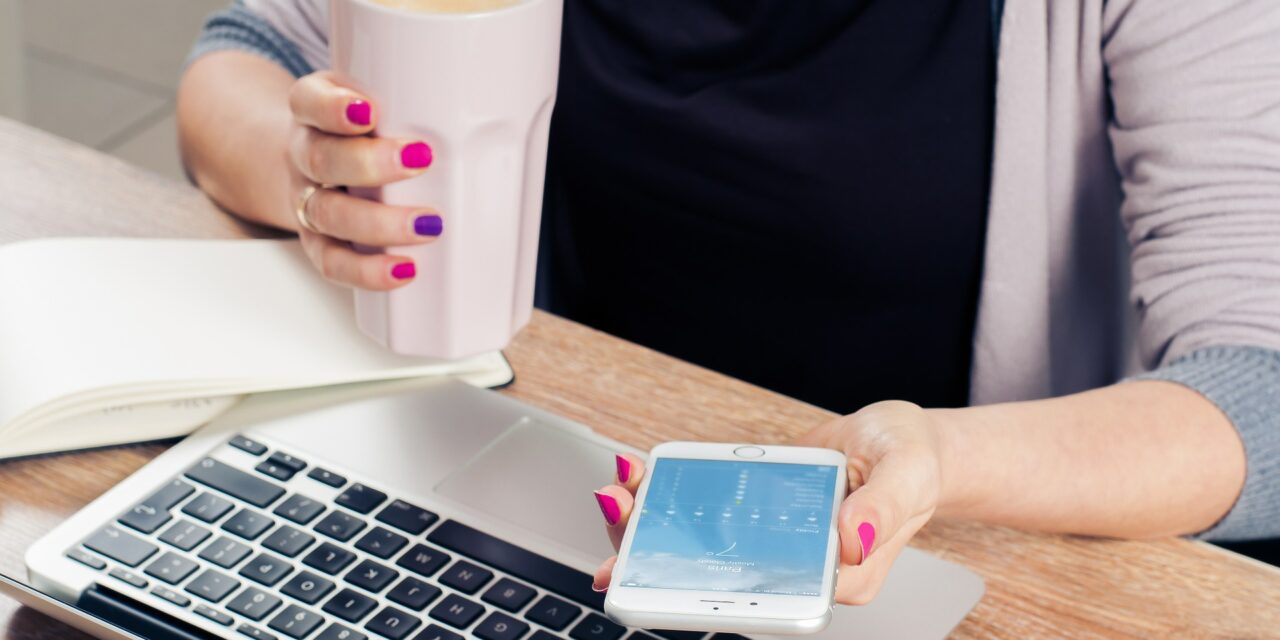 Idei de afaceri la domiciliu pentru femei: cum să începi și ce opțiuni merită luate în calcul