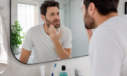 Alcoolul și sănătatea orală: cum îți poate afecta gingiile și riscul de parodontoză